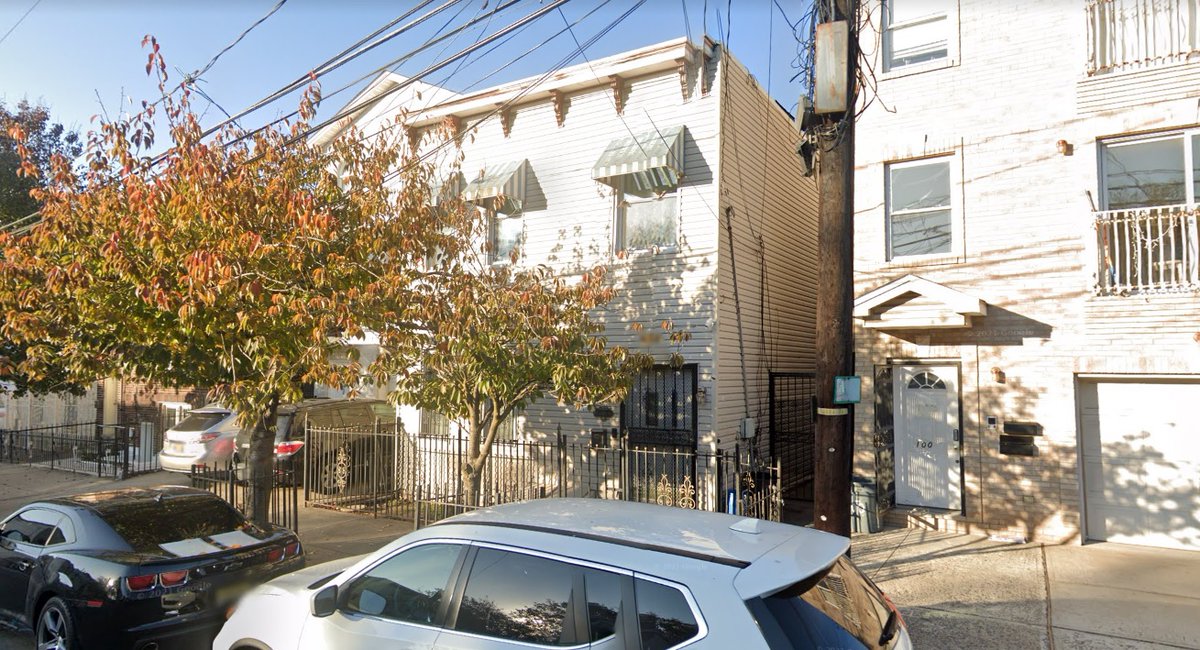 Eight displaced by 3-alarm blaze that damaged three Jersey City homes
bit.ly/3NrucAi @JCFD <a href="/IAFF1066/">Jersey City Fire</a>