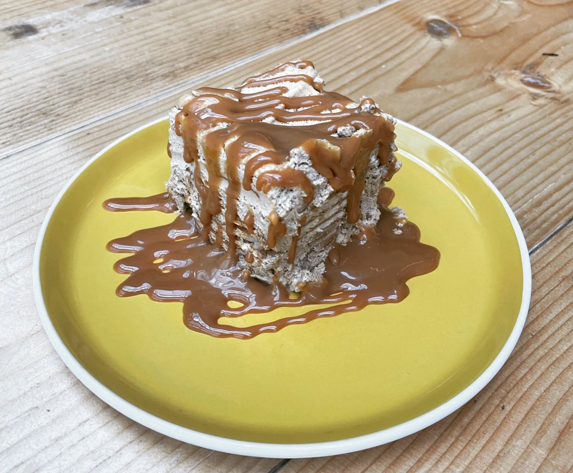 With a piece of our Colombian Coffee and Dulce de Leche cake, you are allowed to count the layers of coffee soaked biscuits but not the calories 😉
#cake #coffeecake #colombiancoffee #dulcedeleche #enjoy #enjoylife #lalatinacambridge #foodie #foodiesincambridge #cambridgeeats
