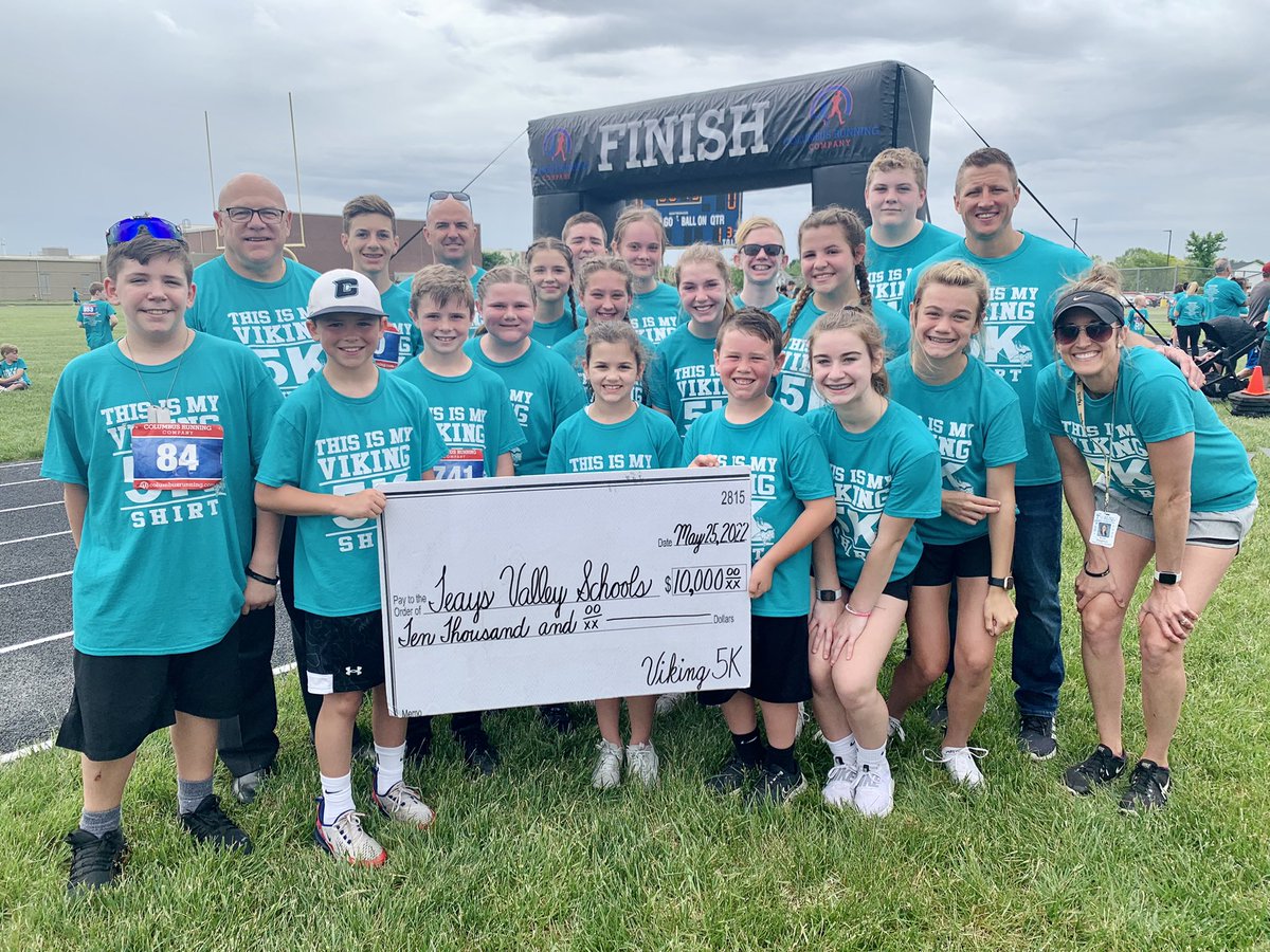 TV_Vikes's tweet image. Mother Nature cooperated for @sciotoelem &amp;amp; @TeaysValleyWest students &amp;amp; families to enjoy the 7th annual Viking 5K! They raised $10,000, which will be used to create an outdoor learning space that will be shared by both schools. #VikingPride