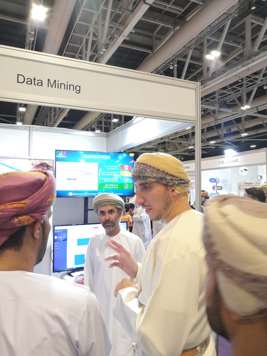 Datamining_om's tweet photo. تشرفت DataminingOman@ بزيارة صاحب السمو السيد كامل بن فهد آل سعيد، وتم استعراض منصة إستبيان الإلكترونية، والتعريف بأهم مميزاتها ومجالات أستخداماتها
#DataminingOman 
#ComexOman
@ComexOman https://t.co/1Gl9eQFJ2J