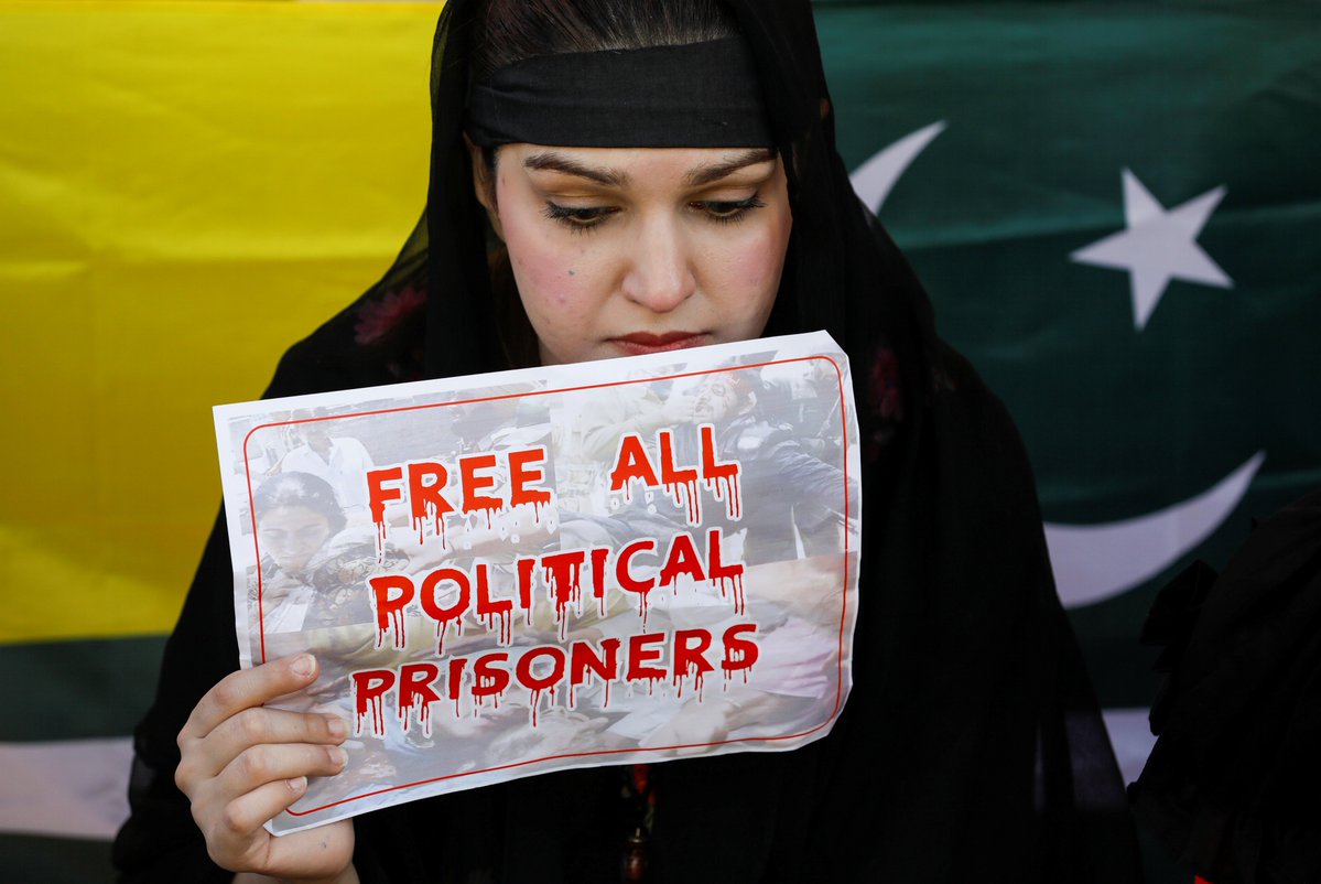 ajplus's tweet photo. An Indian court sentenced a Kashmiri independence leader to life in prison, accusing him of raising funds for "terror" acts like stone throwing.

Yasin Malik's group JKLF renounced violence in 1994. India imposed direct rule on the mostly Muslim region in 2019, with mass arrests. https://t.co/K1L1qKQ1eo