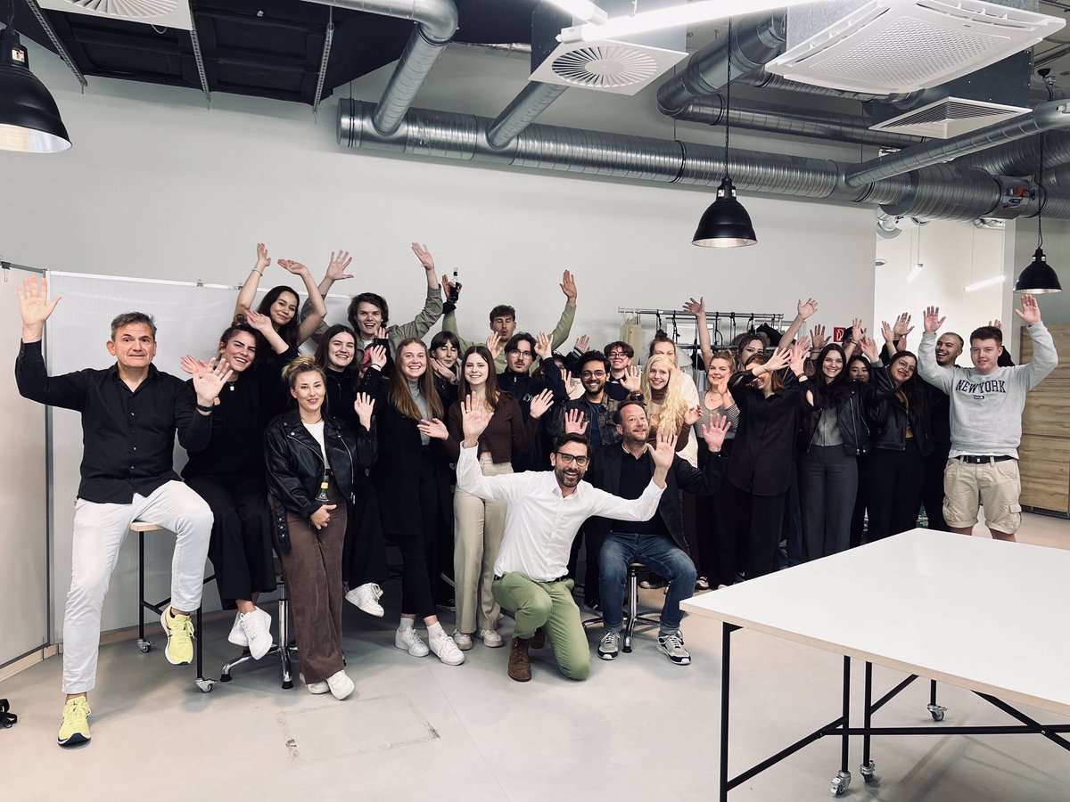 HerrMoll's tweet photo. ⚡️🥊Das war super! Abschluss des #Hackathon zum Thema #voiceassistents in der #pflege und den #SDGs @hs_macromedia @voiceflow Fazit: #design als nutzerzentrierte Entwicklung des #conversationaldesign schafft immensen Mehrwert für #digitaleassistenten. @axelhoehnke @ReamBraden https://t.co/M18Xqhe2qQ