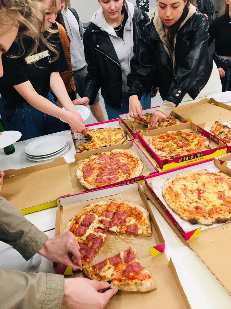 HerrMoll's tweet photo. ⚡️🥊Das war super! Abschluss des #Hackathon zum Thema #voiceassistents in der #pflege und den #SDGs @hs_macromedia @voiceflow Fazit: #design als nutzerzentrierte Entwicklung des #conversationaldesign schafft immensen Mehrwert für #digitaleassistenten. @axelhoehnke @ReamBraden https://t.co/M18Xqhe2qQ