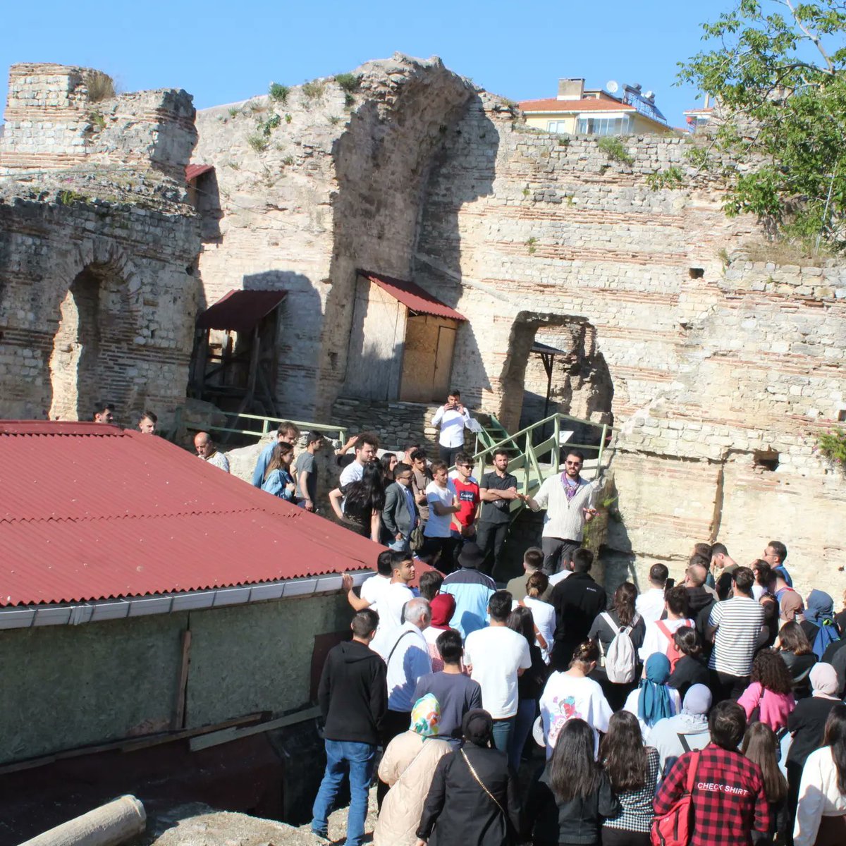 uniaksamsun's tweet photo. Sinop Teknik Gezimizin beşinci durağındayız. 

📍Sinop Balatlar Bazilikası https://t.co/Aj3lfm62Fv