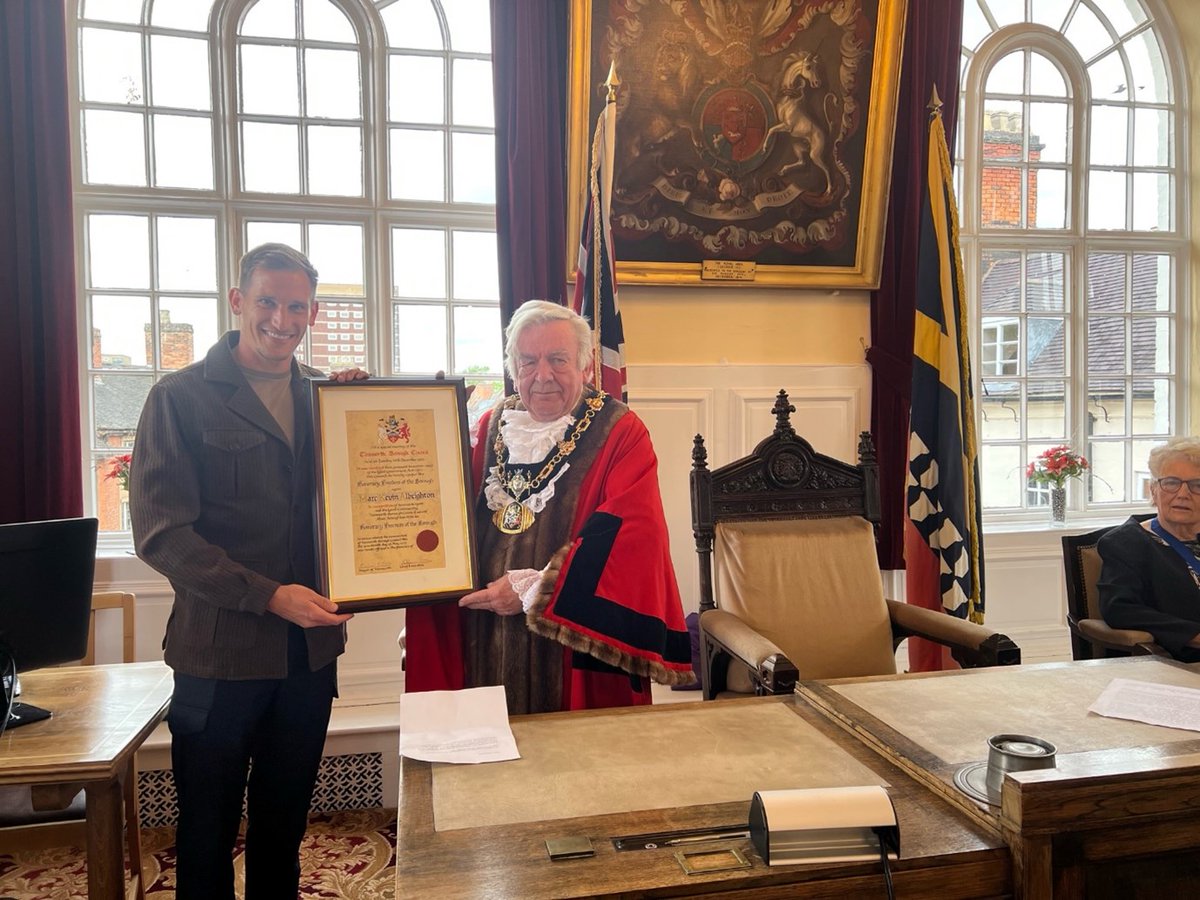 What an honour to award Marc Albrighton with a prestigious Freedom of the Borough accolade..

Marc has taken his success and given back to the people of Tamworth through supporting charity work and setting up a centre of development for young footballers.

tamworth.gov.uk/freedom-boroug…