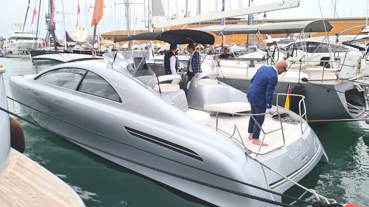 boatim's tweet photo. Discover how the Arrow 460 GT, an innovative luxury motor yacht, captures the sporting elegance of @MercedesBenz automobiles in our interview with Massimo Chiodo, the Commercial Director of Silver Arrows Marine. 👉https://t.co/XesUg8z4a2​
​
#boating #pibs #lifeisbetteronthewater https://t.co/2puctMulsE