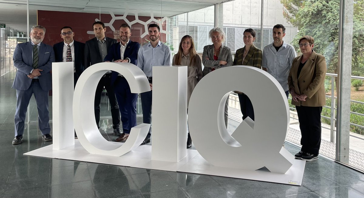 ICIQchem's tweet photo. 🧪🧪🧪¡Gracias a todos por acompañarnos en esta ceremonia de los Premios BASF-ICIQ en Innovación y Emprendimiento! Esperamos poder volver a repetirla contando con más proyectos que pongan de manifiesto la importancia de la investigación química en la innovación #PremiosBASFICIQ https://t.co/wCK9NZTci7
