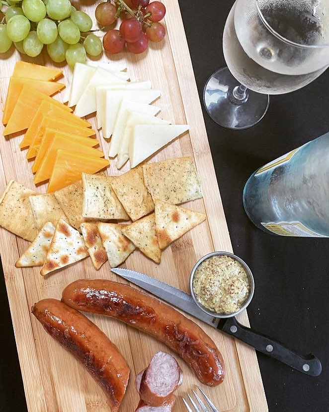 BFBratwurst's tweet photo. Its 5:00 somewhere... celebrate #NationalWineDay #WurstAndWine #BlackForestBratwurst #Bratwurst #BestWurst #BFBratwurst #Wine #WineWednesday #WurstWednesday #CheeseAndCrackers #Sausage #Wurst #WurstOfInstagram https://t.co/caDemO7DkD