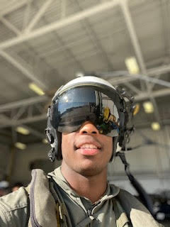 NavyAthletics's tweet photo. . @MbitiJr_ is enjoying Naval Academysummer training. Maybe a future pilot? https://t.co/ynsnLIxbWg