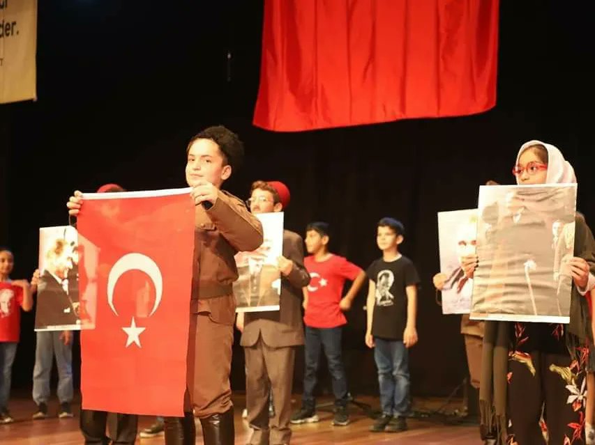 aydin_egin's tweet photo. #MEGEV (Mersin Gençlik Eğitim Vakfı) tarafından düzenlenen Atatürk ve Bağımsızlık konulu resim yarışması ödül törenine, Belediye başkanımızı temsilen başkan yardımcılarımız ile birlikte katılım sağlayarak. https://t.co/0slWeeC7qk