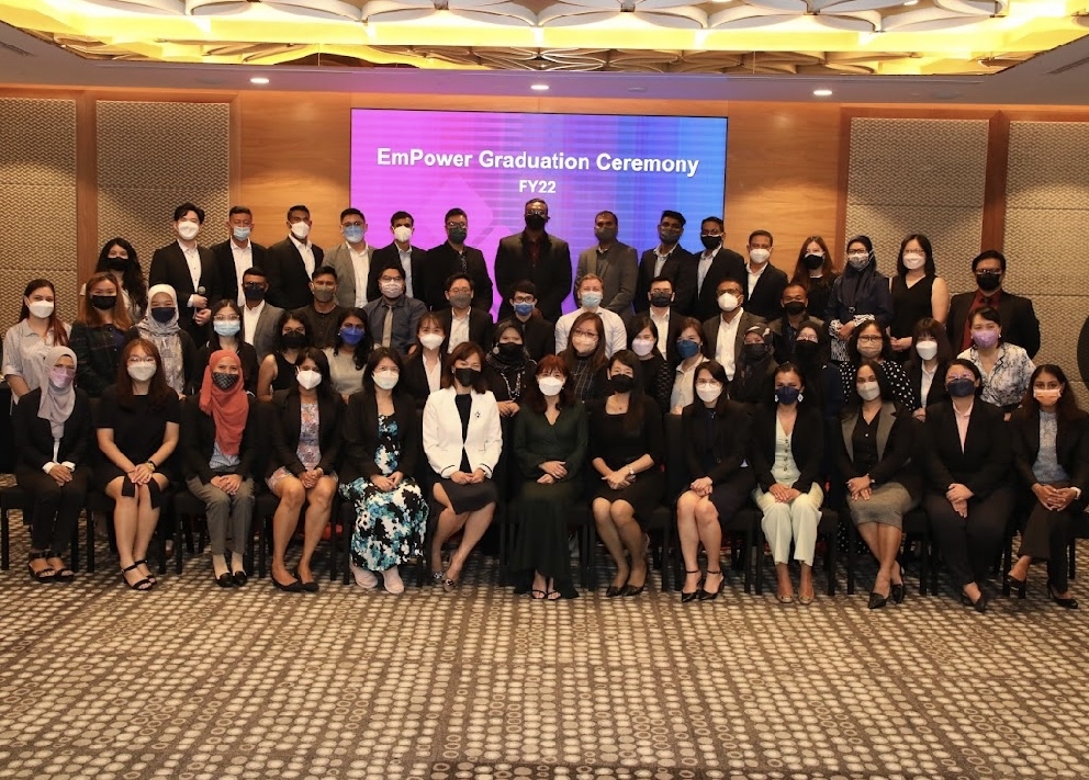 Experian Life tweet media