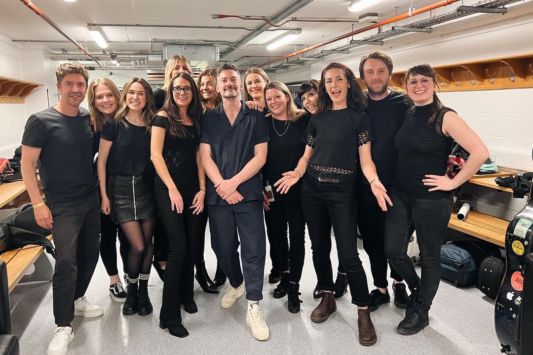 Bonobo (@si_bonobo) on Twitter photo Back home and still buzzing from an insane week long residency at <a href="/RoyalAlbertHall/">Royal Albert Hall</a>. These have been without doubt my favorite shows ever.
Huge thanks to everyone who was a part of it onstage and off. Back home and still buzzing from an insane week long residency at <a href="/RoyalAlbertHall/">Royal Albert Hall</a>. These have been without doubt my favorite shows ever.
Huge thanks to everyone who was a part of it onstage and off.