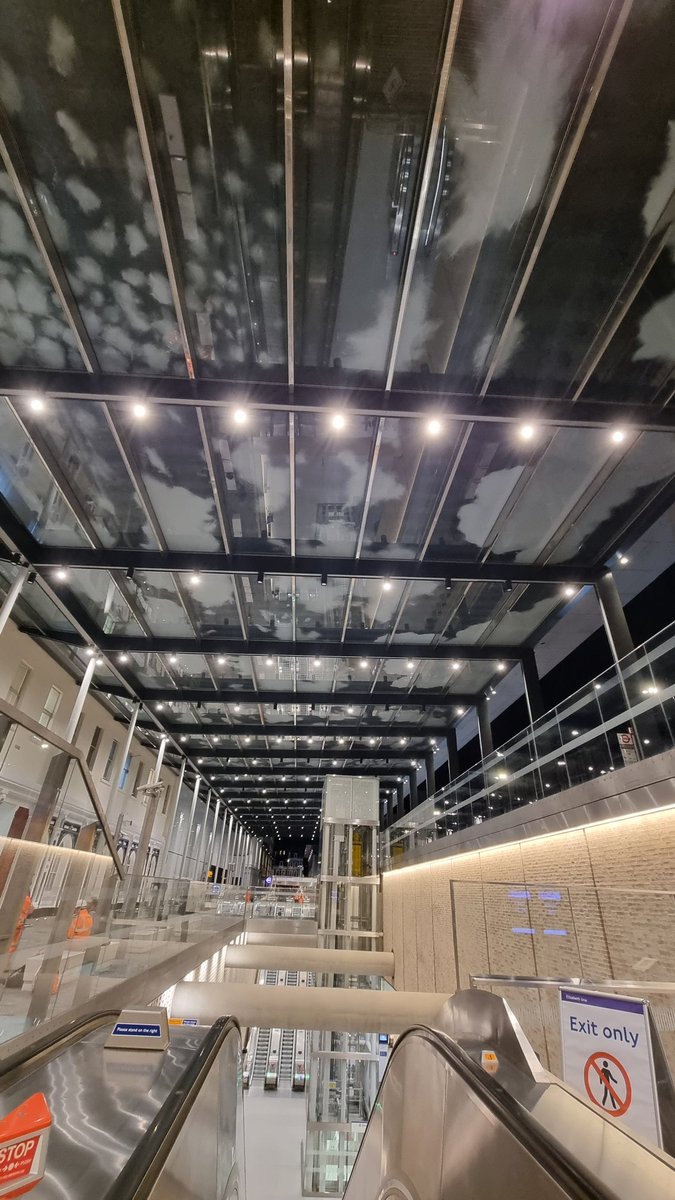 GoToInternetGuy's tweet image. Great experience on the trains and at stations, especially Paddington on day 1! Hoping for better Internet WiFi speeds later on.
#ElizabethLine #Crossrail