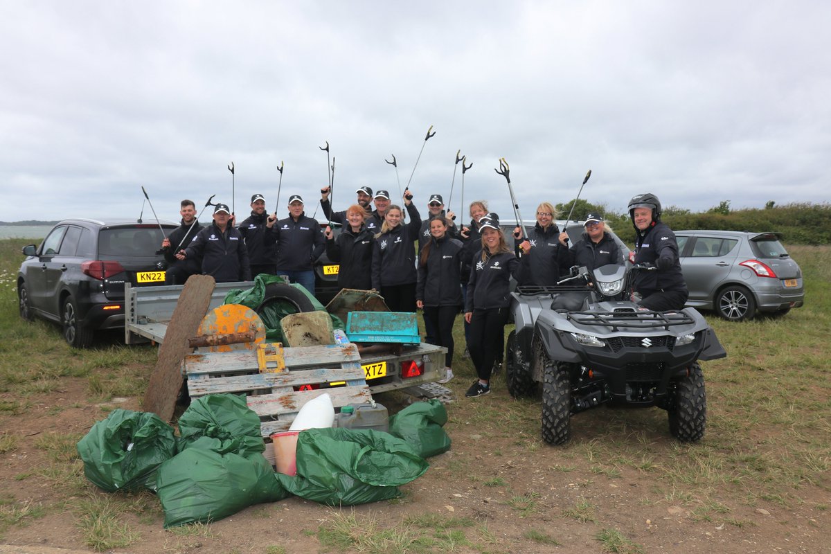 SuzukiATVsUK's tweet image. Today, we teamed up with our colleagues from @suzukimarineuk and @wearemindworks to conduct a beach clean at Thorney Island, Emsworth. Suzuki have been doing a beach clean since 2011 and it feels great to return this year! 

#Beachclean #Suzukicleanoceanproject #Beachcleanup