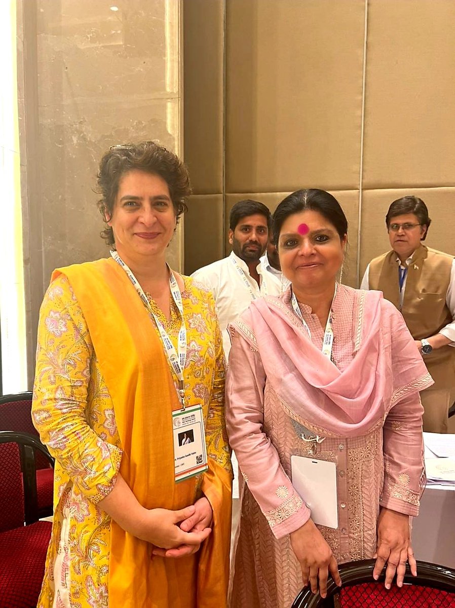 WestBengalPMC's tweet photo. We are determined with #BharatJodo
We resolve to bring back those golden days.

Two great personality @INCIndia G.S. Smt. @priyankagandhi ji and Former Union Minister Smt. Deepa DasMunshi ji
#NavSankalpForIndia

@RahulGandhi @dnetta @adhirrcinc @RasuDutta @Nattashasharrma https://t.co/3yuWaS99HW