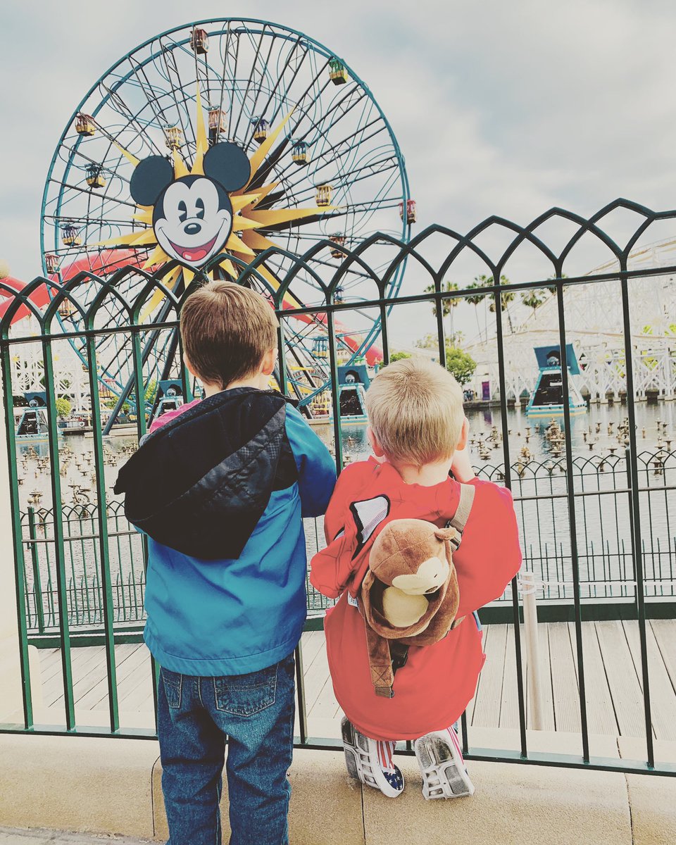 First time visiting Disneyland.

#disney #disneyland