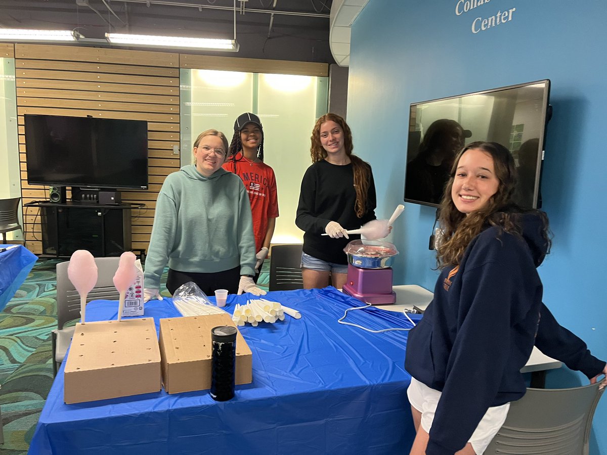 ECHSYearbook tweet media