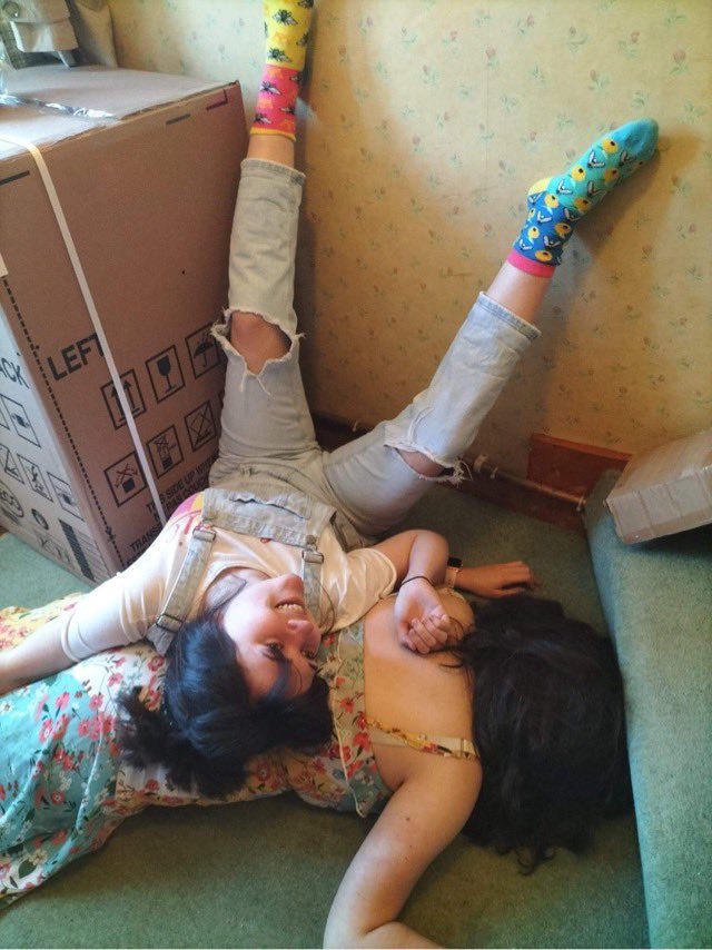 Lizzieannie's tweet photo. Photo re-enactment before we move tomorrow- 18 years in this house then and now… https://t.co/Cfgdt01VvI