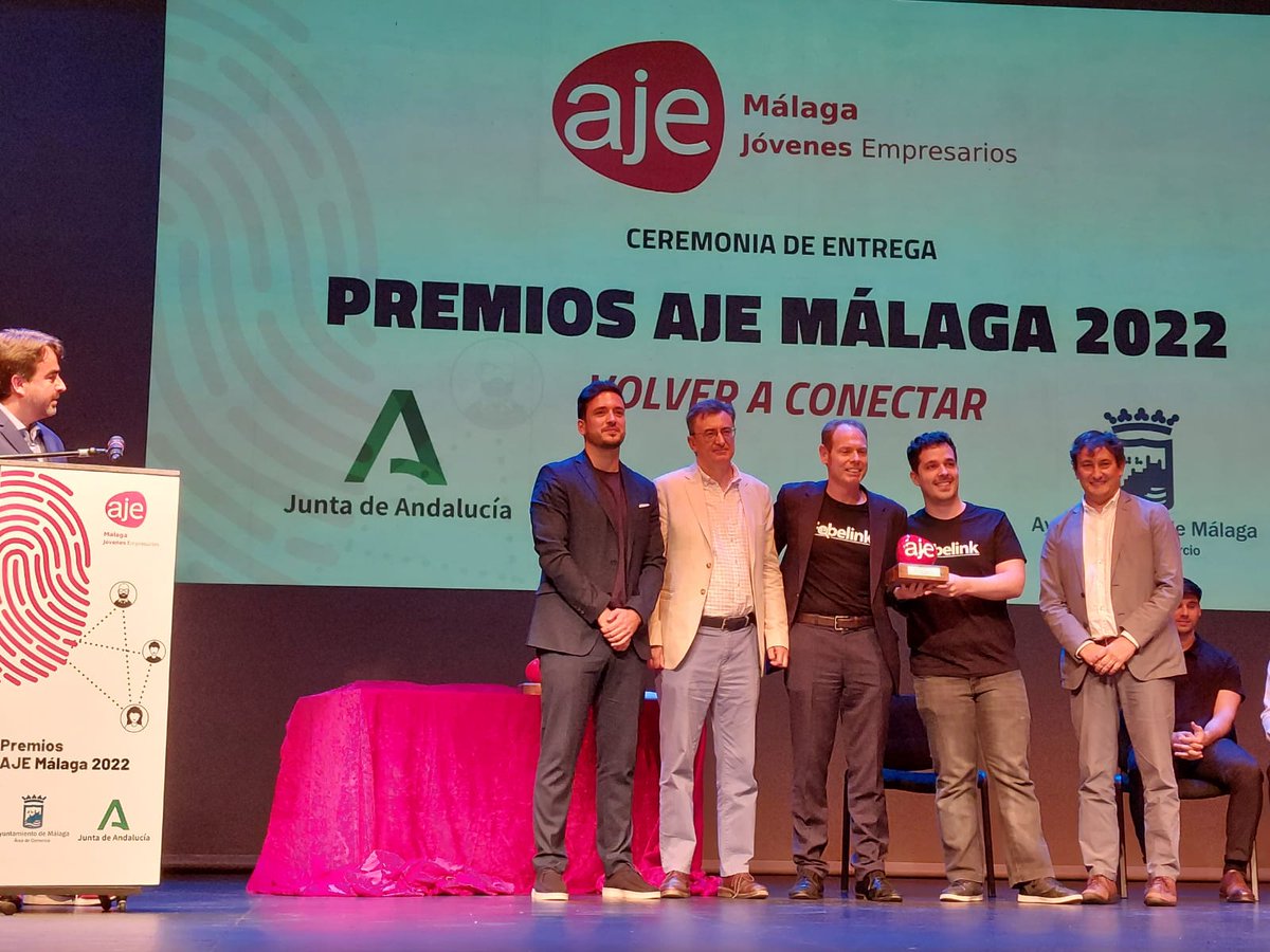 promalaga's tweet photo. La #empresa ganadora en la categoría de Iniciativa Emprendedora ha sido #Febelink, alojada en nuestra incubadora #Promálaga I+D y una de las participantes en el actual #PromálagaMentoring. ¡Enhorabuena a todo el equipo! Se trata de una aplicación web de servicios profesionales https://t.co/oeFtVNSUIZ