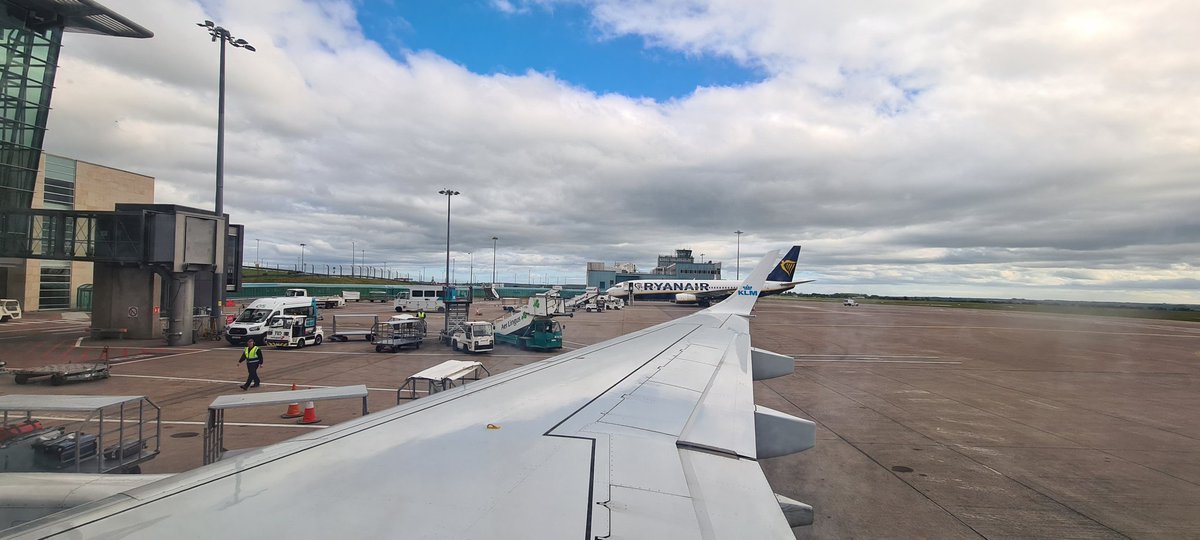 Ronald_Nutanix's tweet photo. Ready to say goodbye to #Cork. Thanks @VMwareIreland for having us at #vTechSummit22 #VMware https://t.co/oRZBT4xSQe