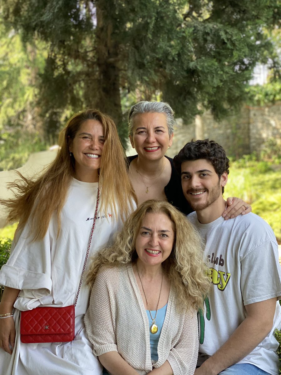 Halalarının kuzusu ♥️ <a href="/fpoyraz7/">Filiz Poyraz</a> <a href="/Den05/">Deniz Poyraz</a> <a href="/poyrazBIGG/">Yiğit Poyraz</a>