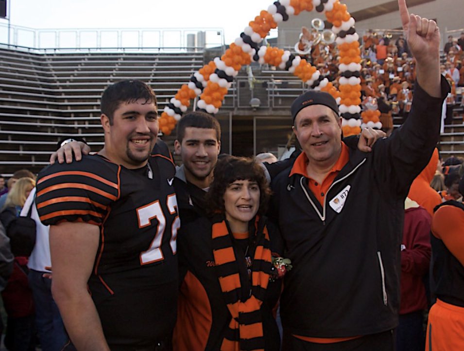 Mike Willis tweet media