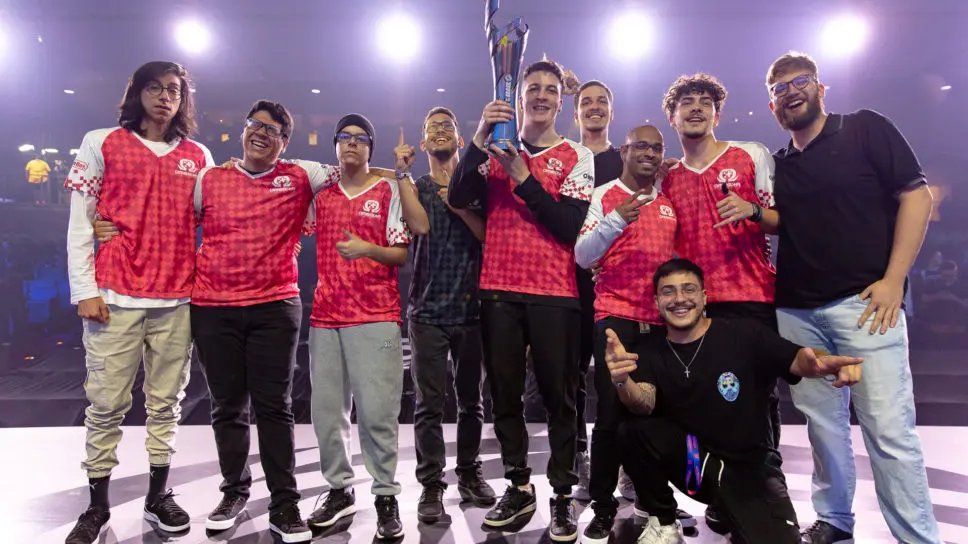 "O troféu é um lembrete de nossa trajetória"

<a href="/vii_dreis/">Vinicius D. Reis</a> falou um pouco sobre o título da <a href="/OmeghaeSports/">Omegha TV</a> no #WildTour 

O CEO comentou também da possibilidade da organização competir em outras modalidades.

Veja os detalhes em 💢 bit.ly/3LMpZWs