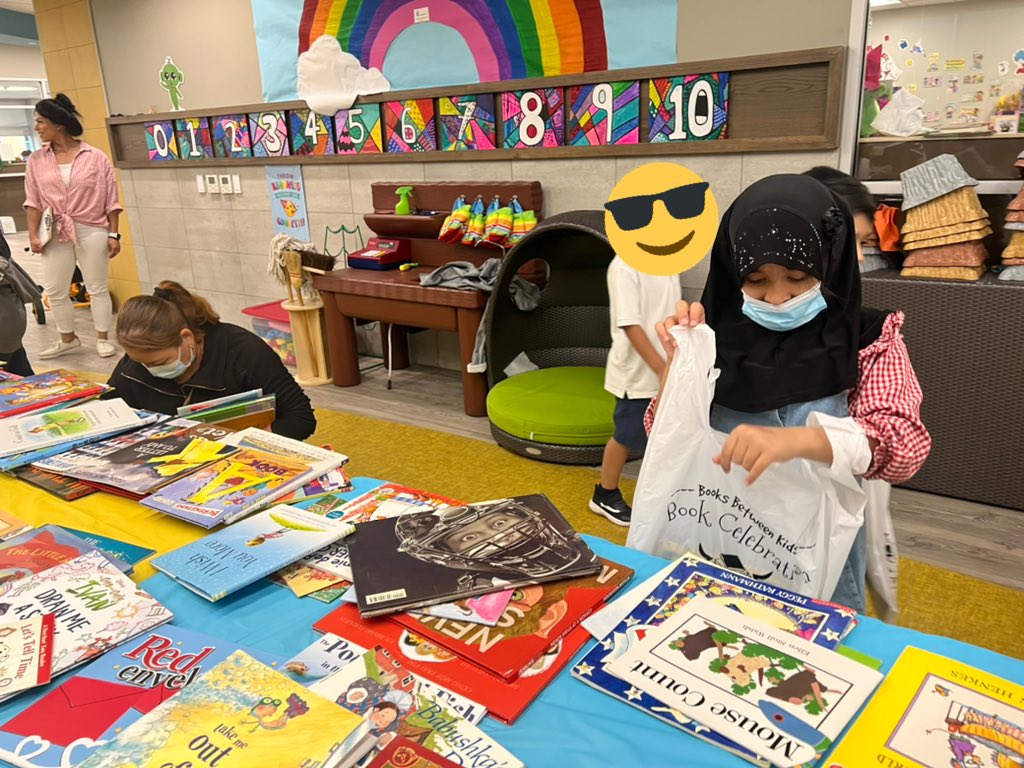 Thank you so much to <a href="/BooksBtnKids/">Books Between Kids</a> for bringing joy to our students through books! So fun to get to “shop” for books! <a href="/Braeburn_HISD/">Braeburn Elementary, Houston ISD</a>