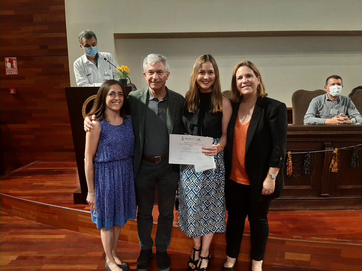 GVAclinic's tweet photo. 🏅Enhorabuena también a Victor Marcos y Mariola Hernández, residentes de Cardiología y Ginecología respectivamente, por el premio final de residencia 2021-2022, a cargo de @incliva_iis https://t.co/vz6CFjjcWp