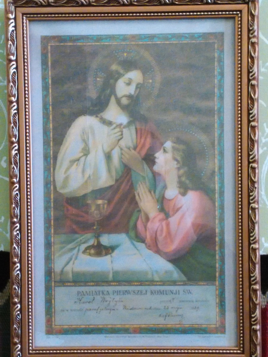 PSJPII's tweet photo. El 25 de mayo de 1929, nuestro santo patrono, #SanJuanPabloII hizo su primera comunión. https://t.co/MqIUZ3HvRF