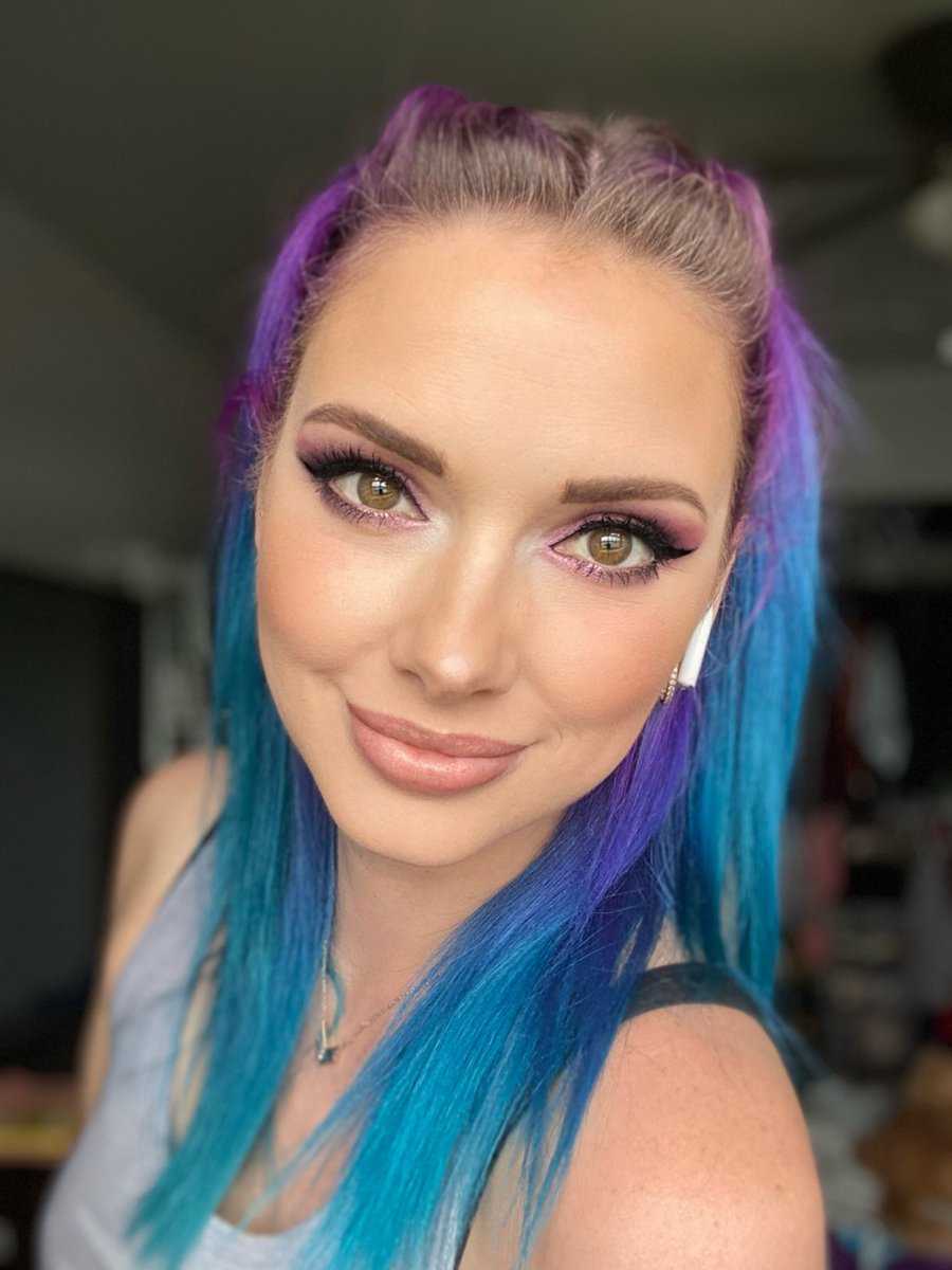 gingrbredbeauty's tweet photo. It’s WackyWednesday and I’ve got a little treat for you guys today! Pop in to find out what it is. We are also doing #deathmap #marbles today for a #cashprize!
#live in 14 https://t.co/NWBIhBqitB
#livestream #streamer #twitchstreamer https://t.co/KIrUaGzGXx