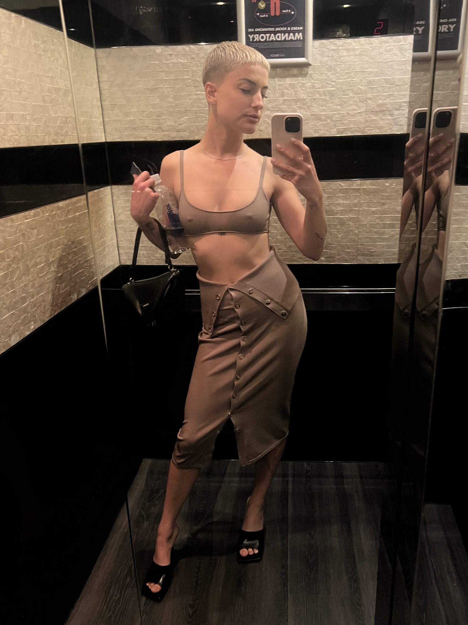 TW Pornstars - Kristen Scott. Twitter. I was naked minutes after this photo  was taken 🤫. 4:17 PM - 25 May 2022