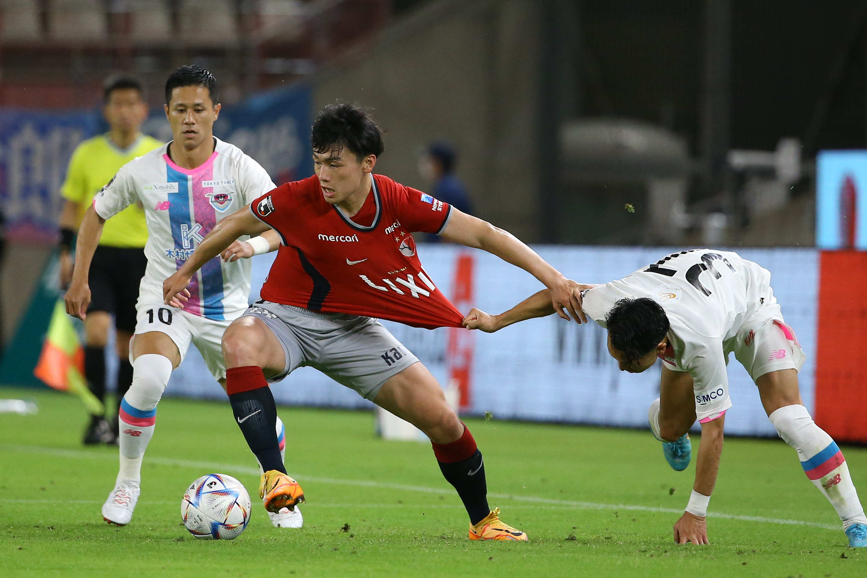 サッカーダイジェスト フォトギャラリー J１第15節photo 鹿島４ ４鳥栖 鹿島が0 3から大逆転するも 鳥栖のat同点弾で4 4のドロー T Co R4reivrcik Jリーグ 鹿島アントラーズ サガン鳥栖 T Co Wb1fi34wqo Twitter