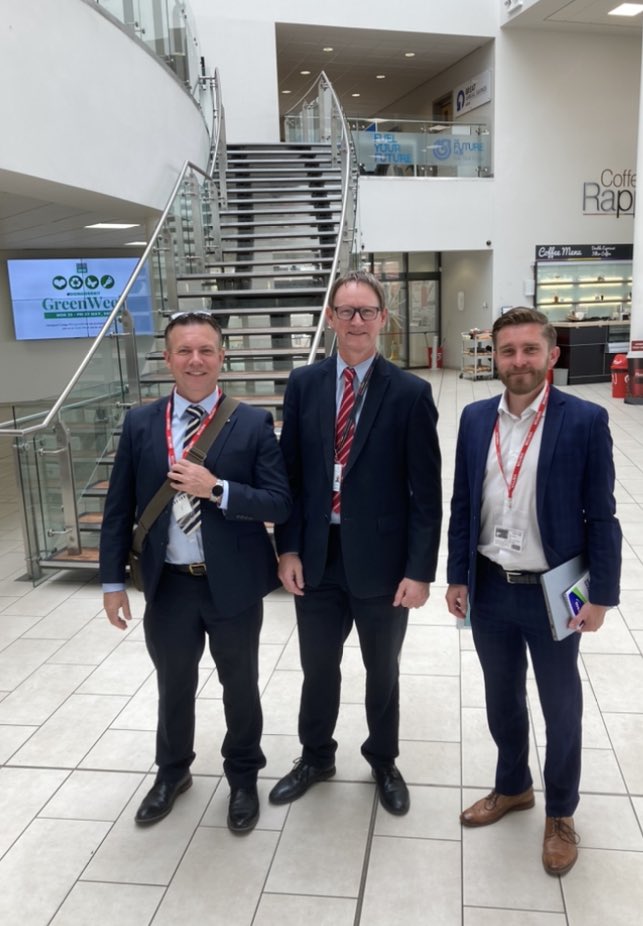 HCFEAdvPrac's tweet photo. It was great to meet our Area Relationship Managers from @E_T_Foundation Simon and Paul  at our wonderful College #FE Thank you for your help in our T-Level development #ETFSupportsFE  @TLevels @HCFEprincipal @ShaunHope @ https://t.co/X5LBhhgRZG