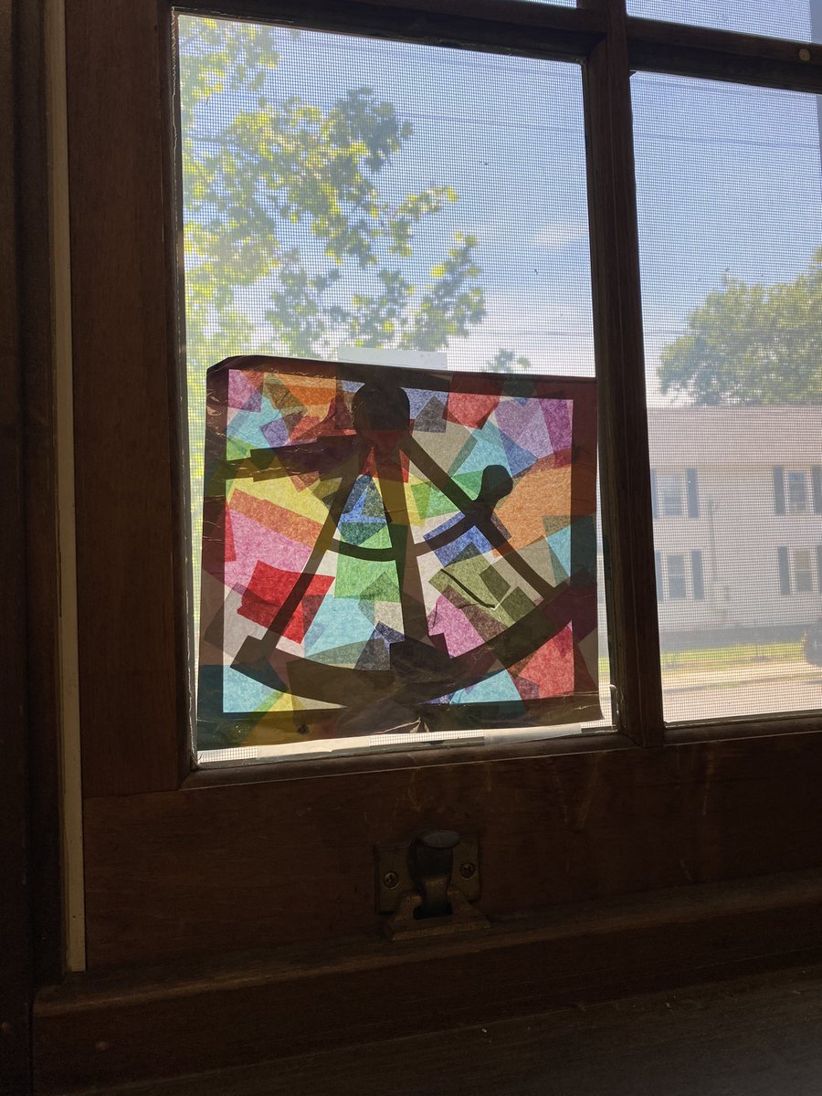 MrsLibraryMedia's tweet photo. MAC suncatchers are coming home in your folders today! Show your Macdonough pride and hang your suncatcher in your window. Then keep an eye out for MAC spirit in the community trying to spot other suncatchers around the neighborhood and throughout Middletown!@MacdSchool #macstem https://t.co/3eTIswrMrc
