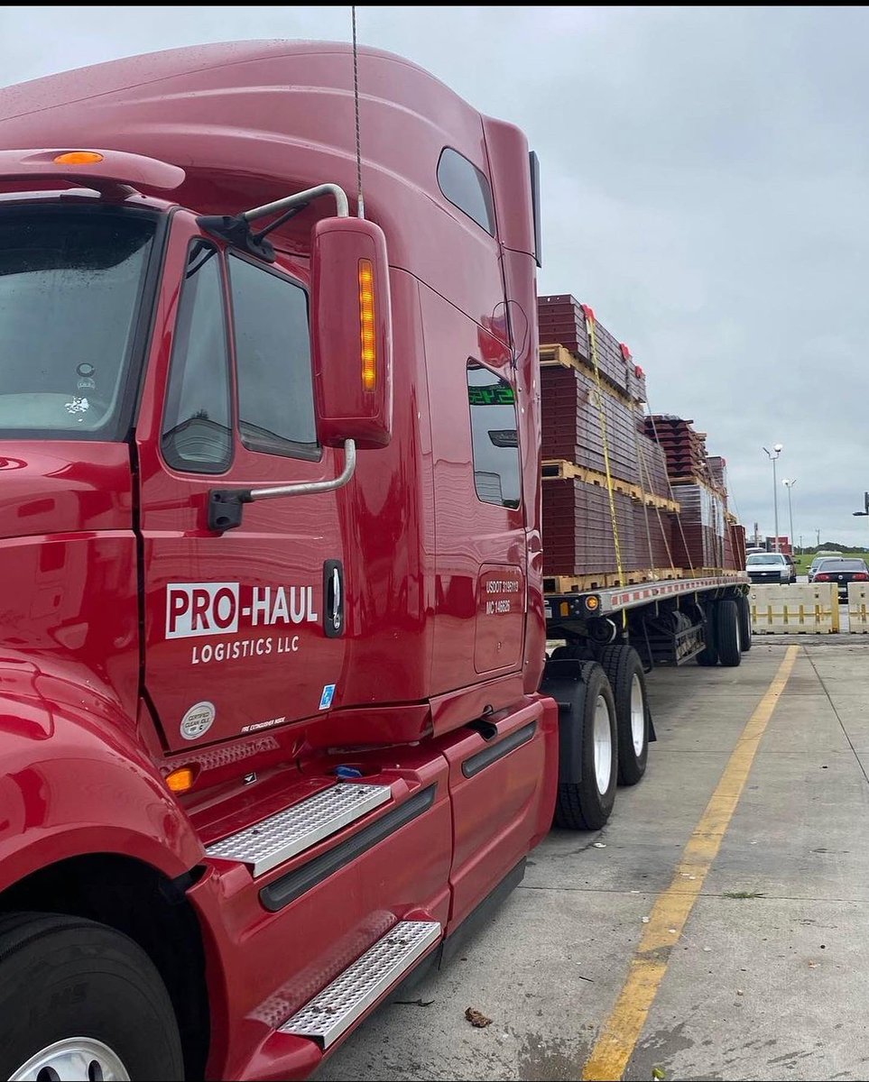 ChadHarper1906's tweet photo. We are please to announce our official partnership with @prohaul_tv  and @j_hamm86 . Prohaul Logistics has had a 300% growth over the last two years, to do this in a Covid based environment, fluctuating economy and high gas prices shows the brilliance of Prohaul’s  leadership. https://t.co/oIzeknkmTE