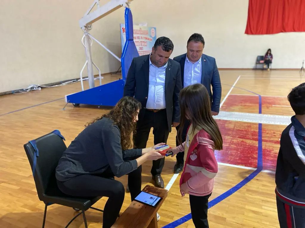 mehmetuyargsim's tweet photo. Türkiye genelinde ve ilçemizde devam eden"Yetenek Taraması ve Spora Yönlendirme"projesini Vezirköprü Ak Parti İlçe Başkanımız Mehmet KURT,Bşk.Yrd Bekir KURTOĞLU ziyaret ederek,antrenör ve öğrencilere başarılar diledi.

@kasapoglu @ikasapoglu55 @Kurt_Mehmet55 @GSB_Samsun https://t.co/HLyy9ythfB