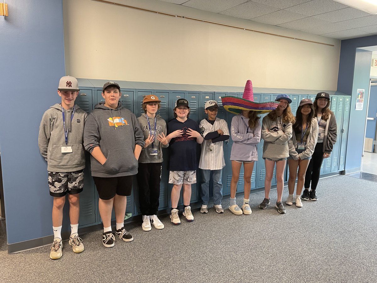 NFMiddleRed's tweet image. Spirit day...crazy hair, hats and socks!