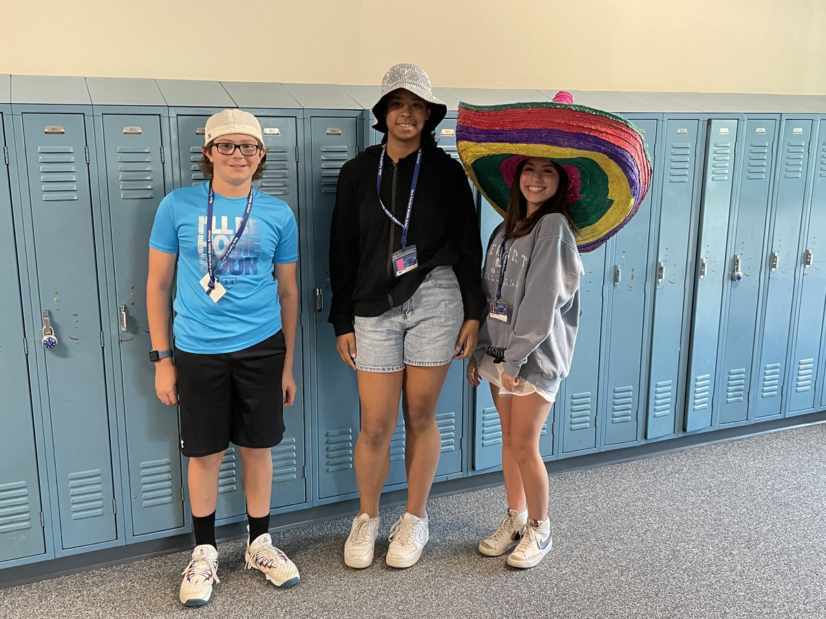 NFMiddleRed's tweet image. Spirit day...crazy hair, hats and socks!
