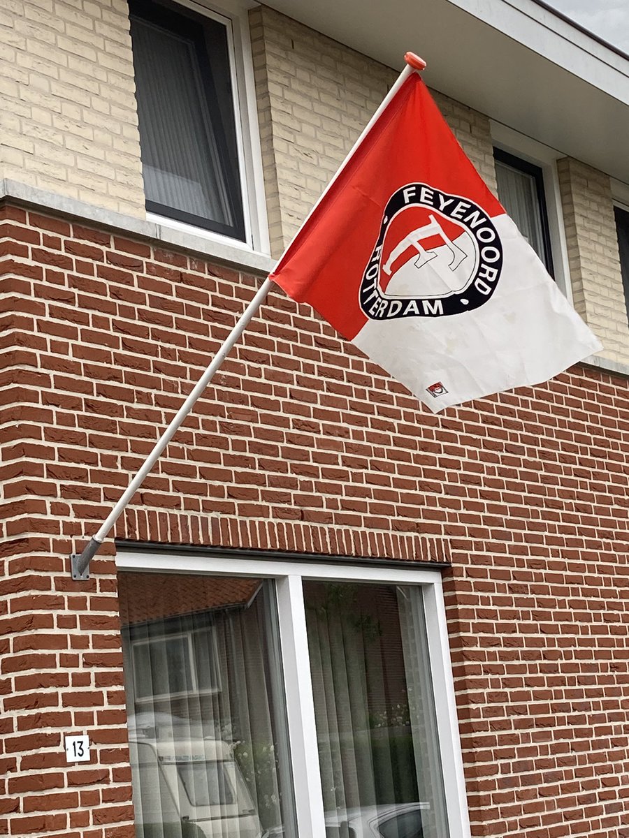 spanjemp's tweet image. Niets is sterker dan dat ene woord …..