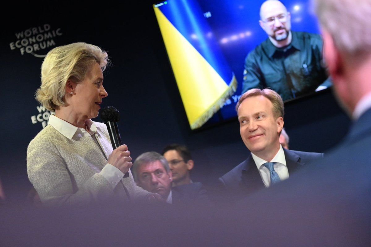 vonderleyen's tweet photo. Thank you @Denys_Shmyhal and @wef for this inspiring session with business leaders.

Together, we will rebuild Ukraine.

We need your expertise, ideas and energy to implement reforms and investments. https://t.co/BPQmX9ZM0n