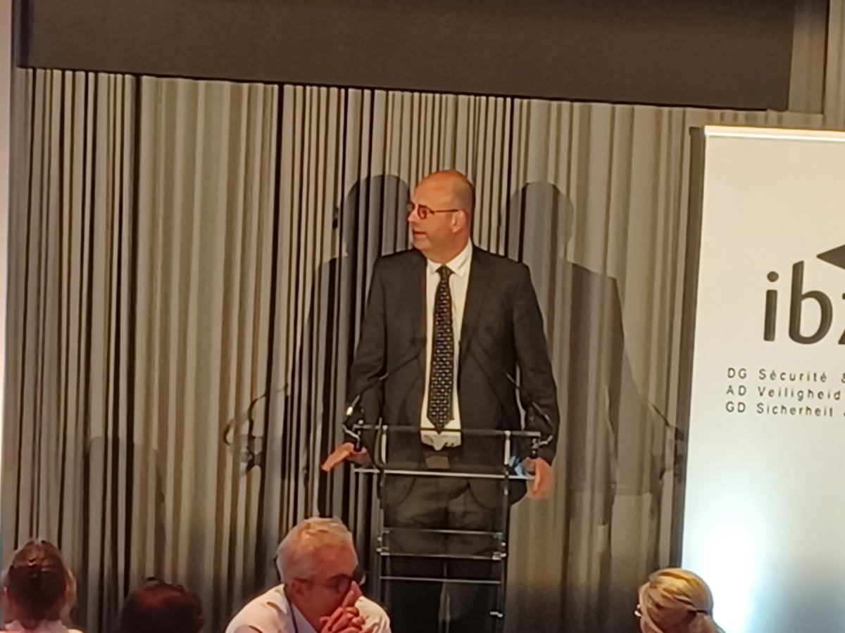 BeSafeBEL's tweet image. De conferentie in het kader van de campagne #WederzijdsRespect zit erop! Vandaag hebben we opnieuw een stap dichter gezet in de wederzijdse toenadering tussen de burger en de veiligheidsberoepen. Volg onze toekomstige acties hier of via onze website besafe.be!