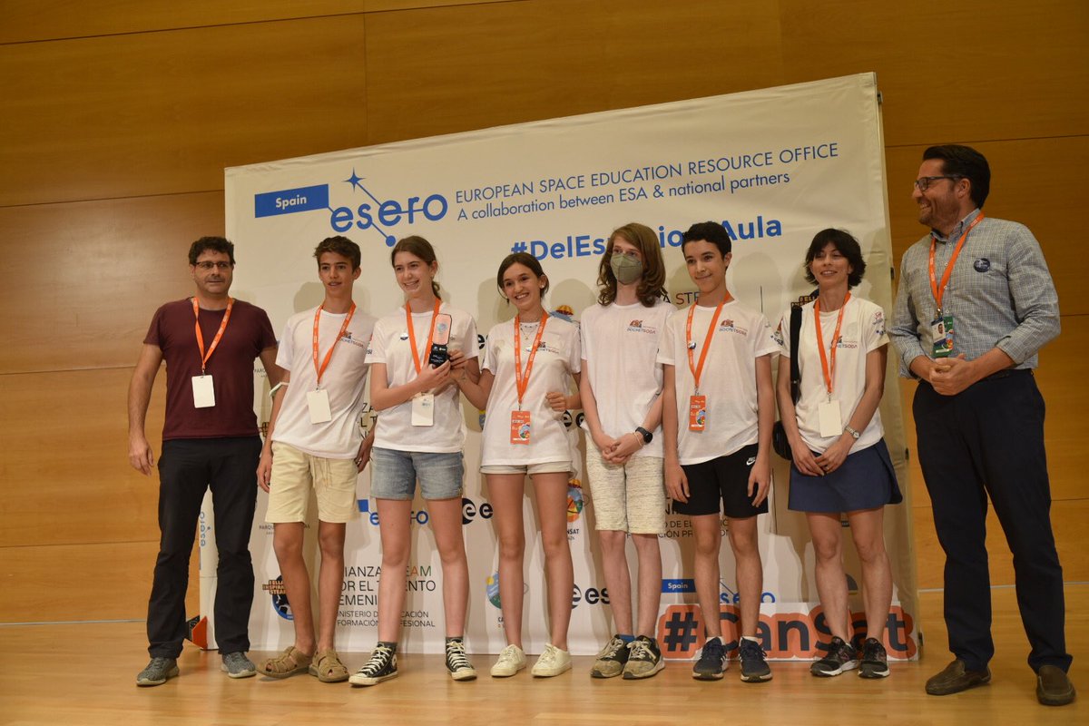 ▪️Premio honorífico para el equipo <a href="/MontecasteloSat/">MontecasteloSAT</a>, de Galicia
▪️ Premio a la mejor difusión para el equipo <a href="/RocketSoda1/">Rocket Soda</a>, de Madrid

¡Enhorabuena! 👏🏻