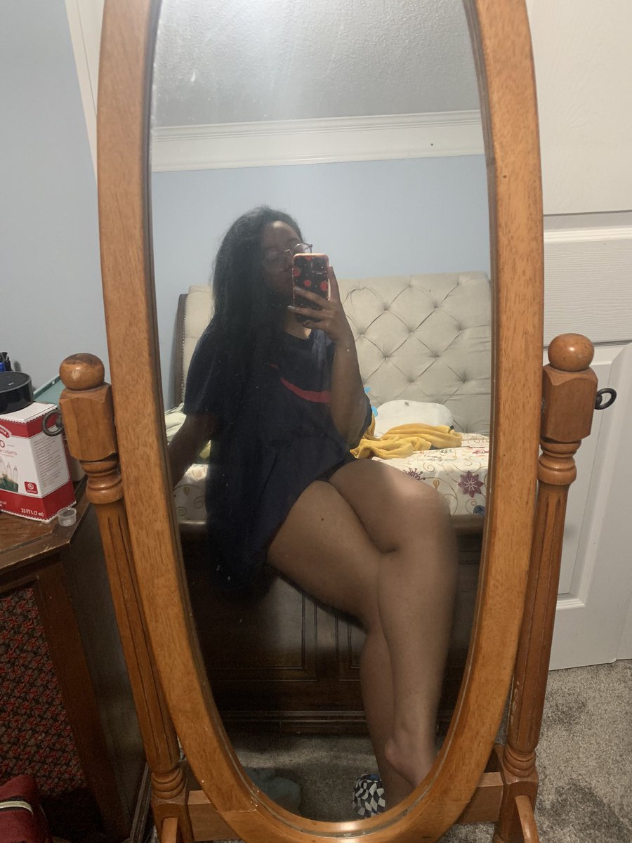 skywardOF_'s tweet photo. Only 5’2 but I still got legs for days 🤤

https://t.co/hLSSb05txD https://t.co/5OUHkPcuY3