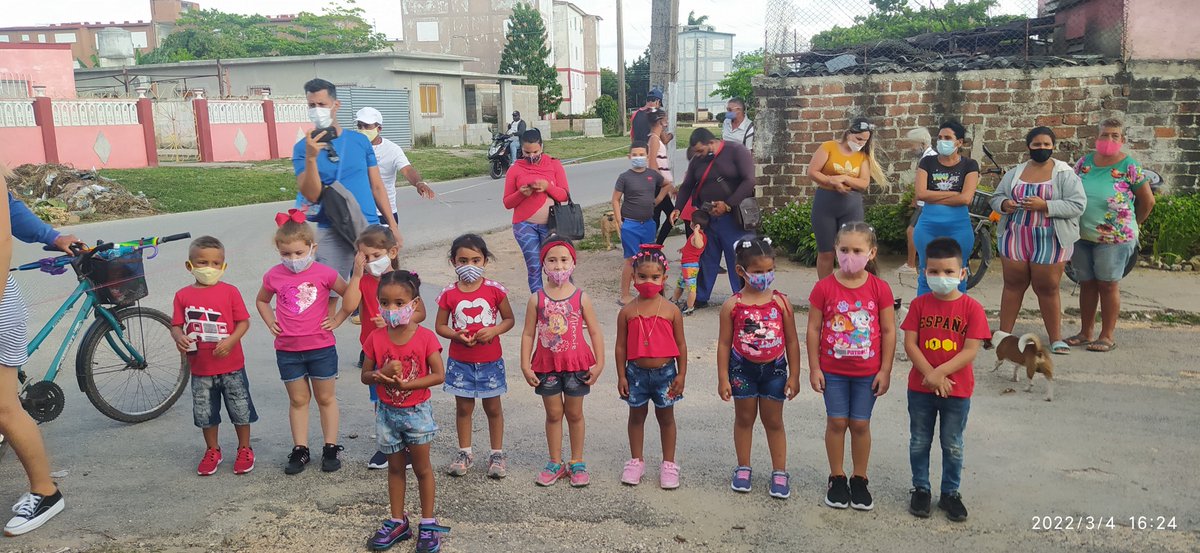 ci_menendez's tweet photo. Los niños , familias y trabajadores del Círculo Infantil Jesús Menéndez, presentes en las comunidades en transformación . Vamos por mas !!!!! https://t.co/v3RCuEDqcn
