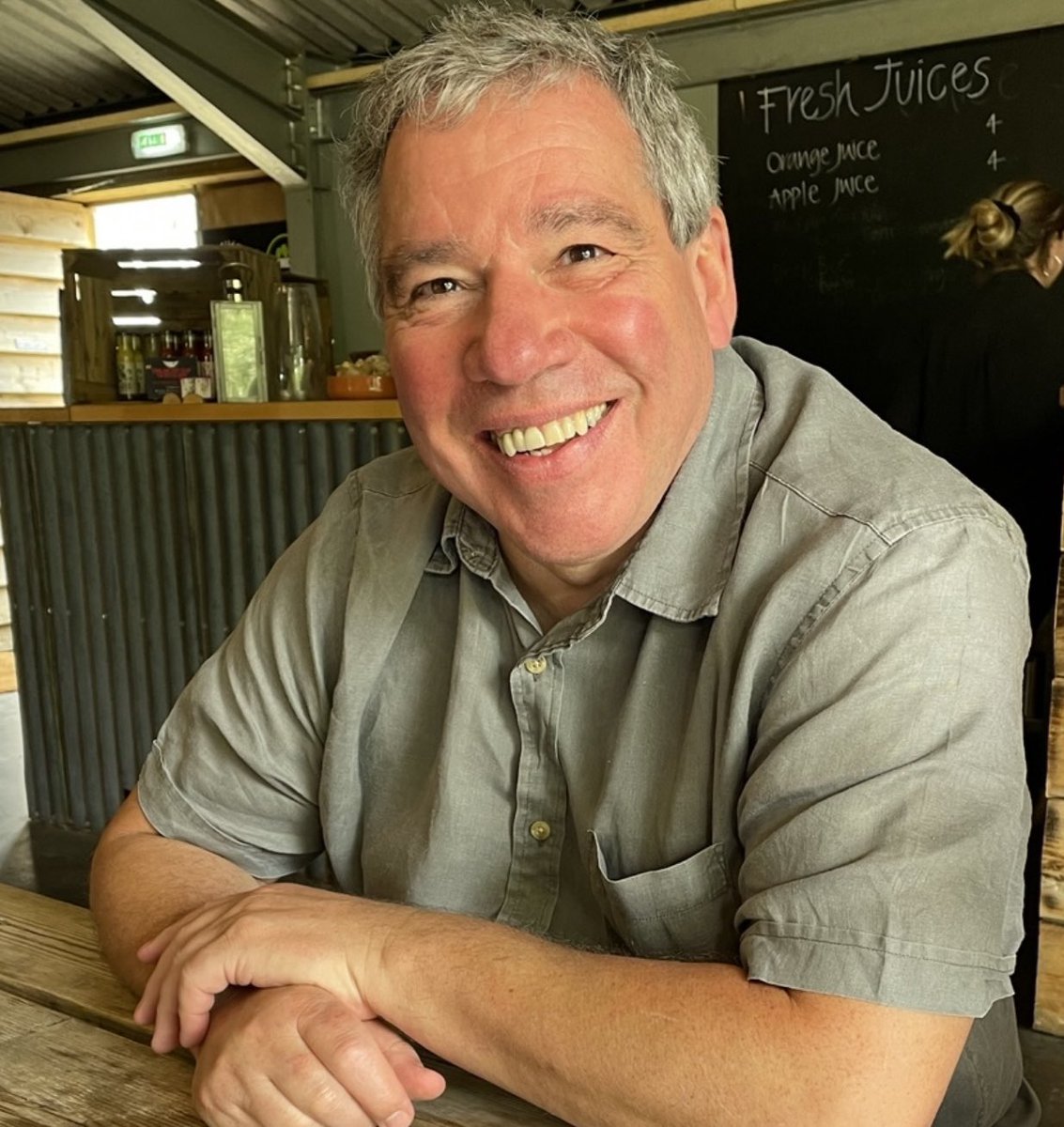 After 42 years service to #socialhousing today marks Stephen Clarke’s last day <a href="/OxfordCity/">Oxford City Council</a>  Thanks for your #commitment and #dedication We salute you👏🏾👏🏾👏🏾👏🏾