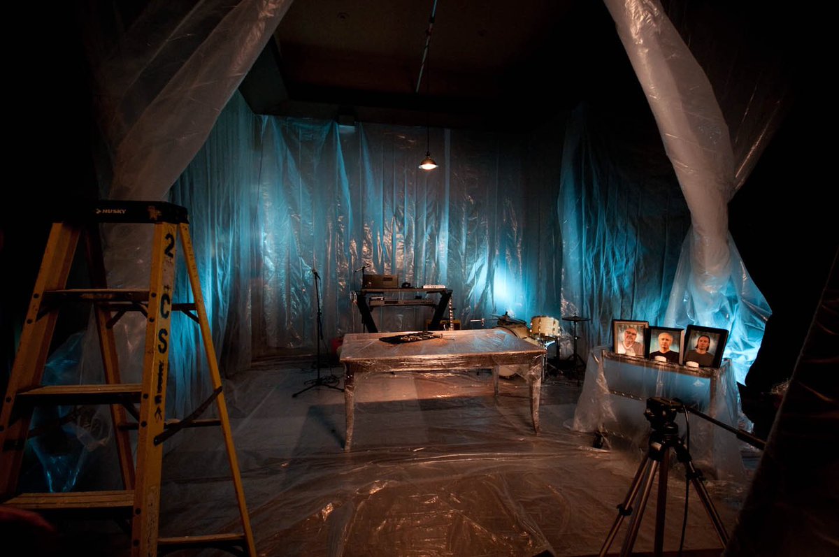 ديكستر بالعربي tweet media