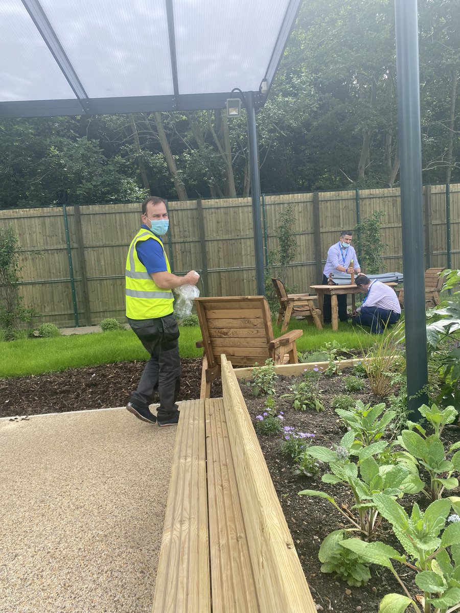 KatsandeAgatha's tweet photo. 🙌🏾, hands up to Shamila, Pauline and the team for safely moving our service users to the new Spenser ward. Ubuntu 🎉. 👏🏾👏🏾our facility partners putting the last touches on the lovely garden @KatsandeAgatha @Lorna_Payne @heathercaudle @jo_lynch11 @sabpNHS https://t.co/0SzYMB0GyP