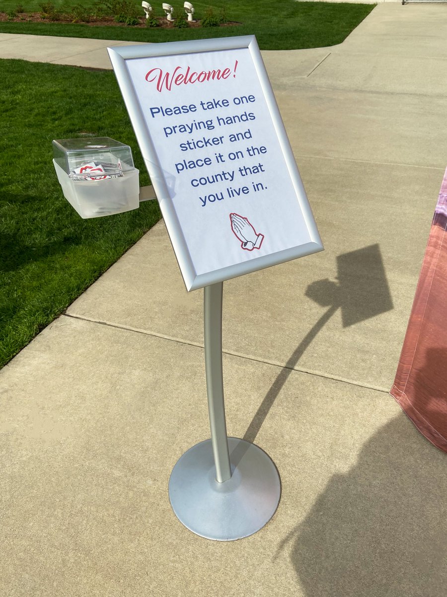 ValleyCitySign's tweet image. May 5 was the National Day of Prayer!
We celebrated this day with a gathering at the capitol.  
Our designers created the large state of Michigan banner display. Attendees placed stickers all over this map to show where they have prayed in the state. 
#Nationaldayofprayer