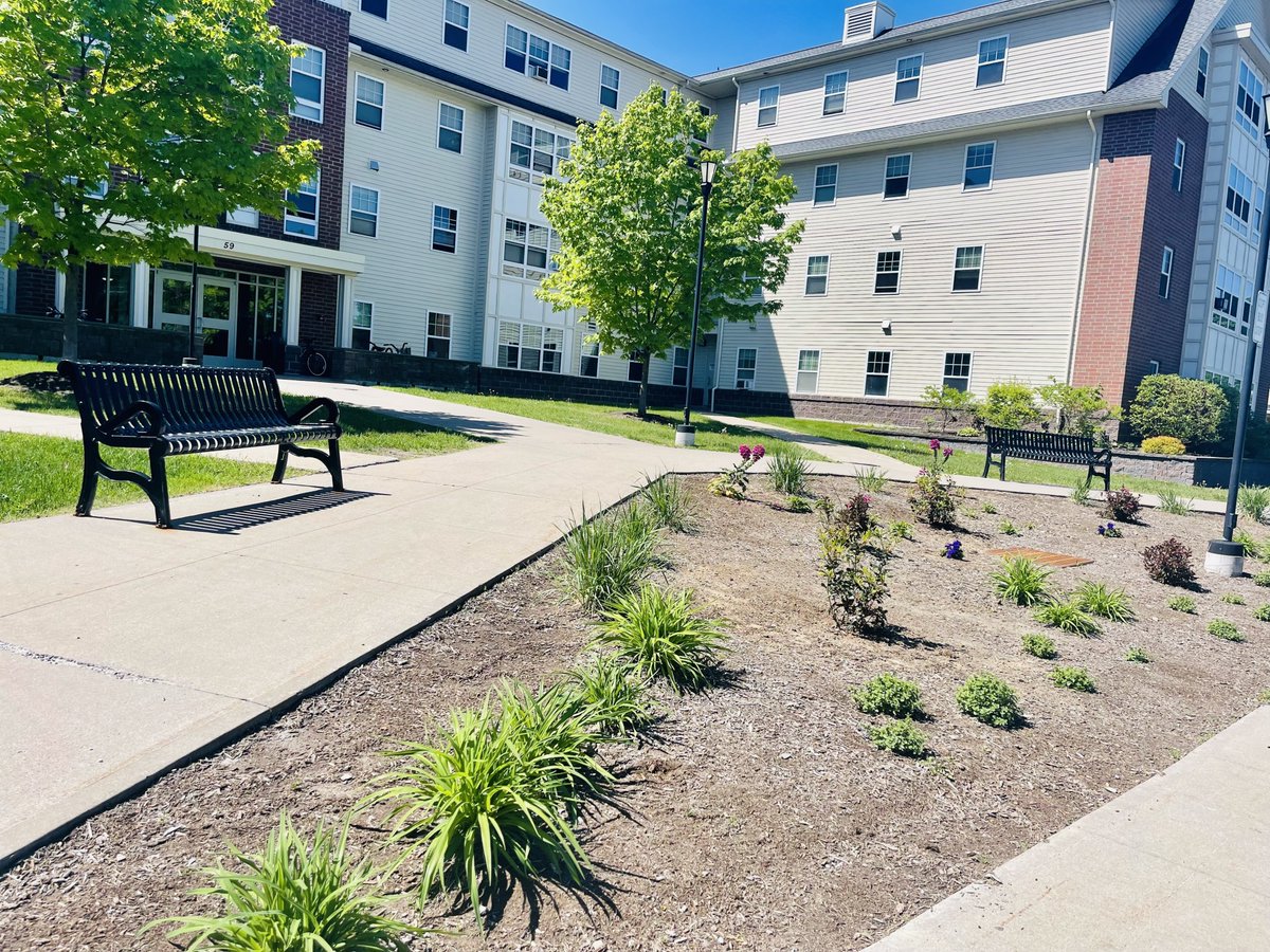 livebroadstreet's tweet photo. It is starting to look a lot like Summer here at Broad Street Commons. That means Fall semester is right around the corner, go to https://t.co/CAzMft2QJT to plan for Fall housing! https://t.co/OhuPzcOy4q